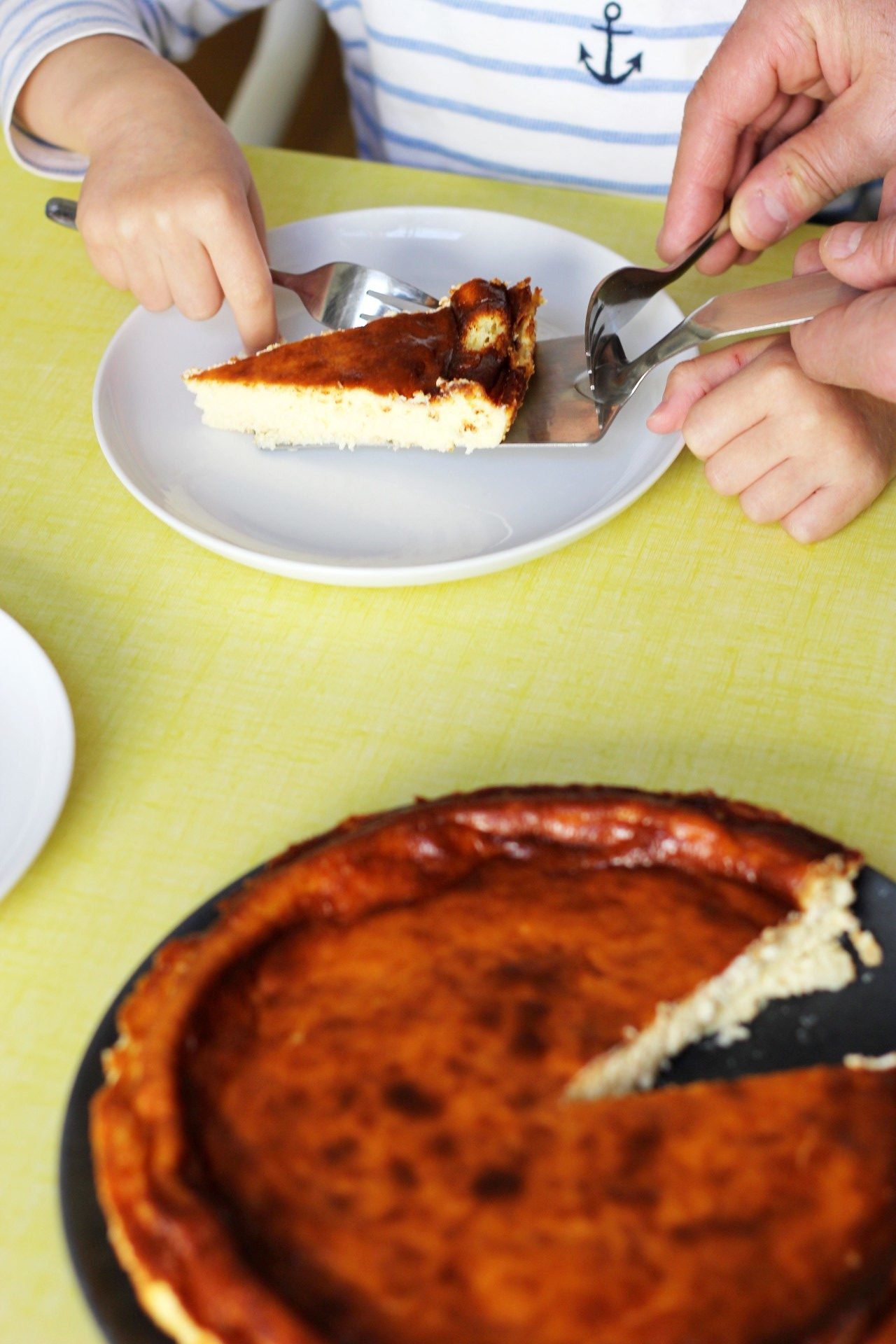 Basque Burnt Cheesecake,cheesecake,basque burnt cheesecake recipe,basque burnt cheesecake origin,basque,Nanda Fernandez Brédillard,Julia Child,cheesecake recipe